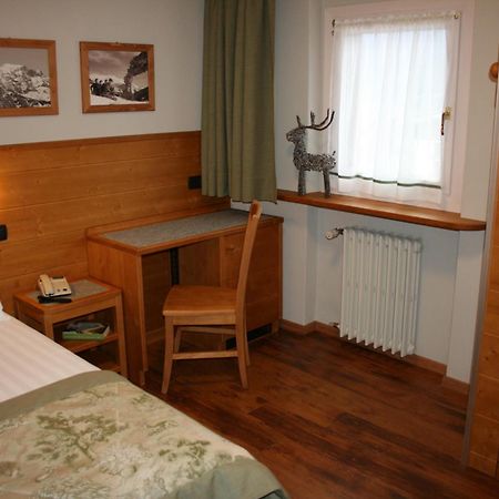Hotel Larice Bianco Bormio Camera foto