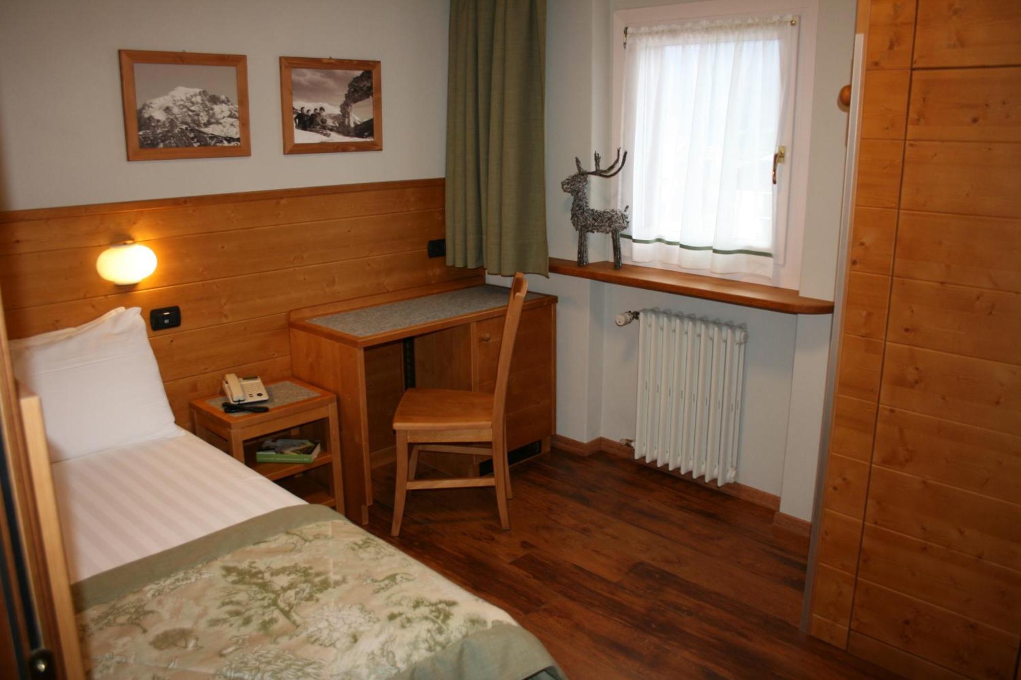 Hotel Larice Bianco Bormio Camera foto